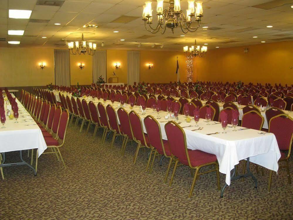 Echo Hotel & Conference Center エディンバーグ エクステリア 写真